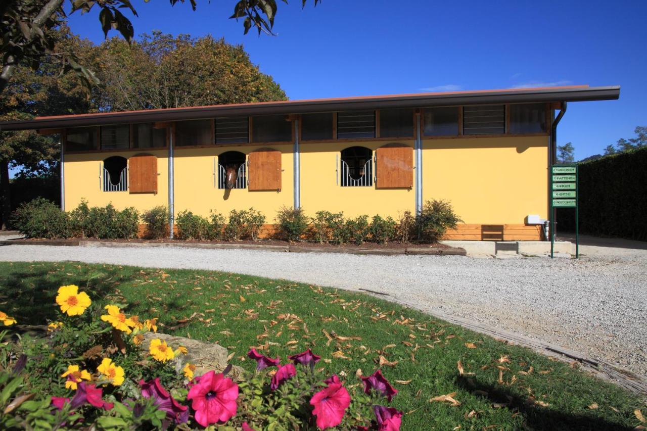 Agriturismo Monsereno Horses Imbersago Exterior foto